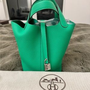 Hermes Picotin size 18 in vert comics